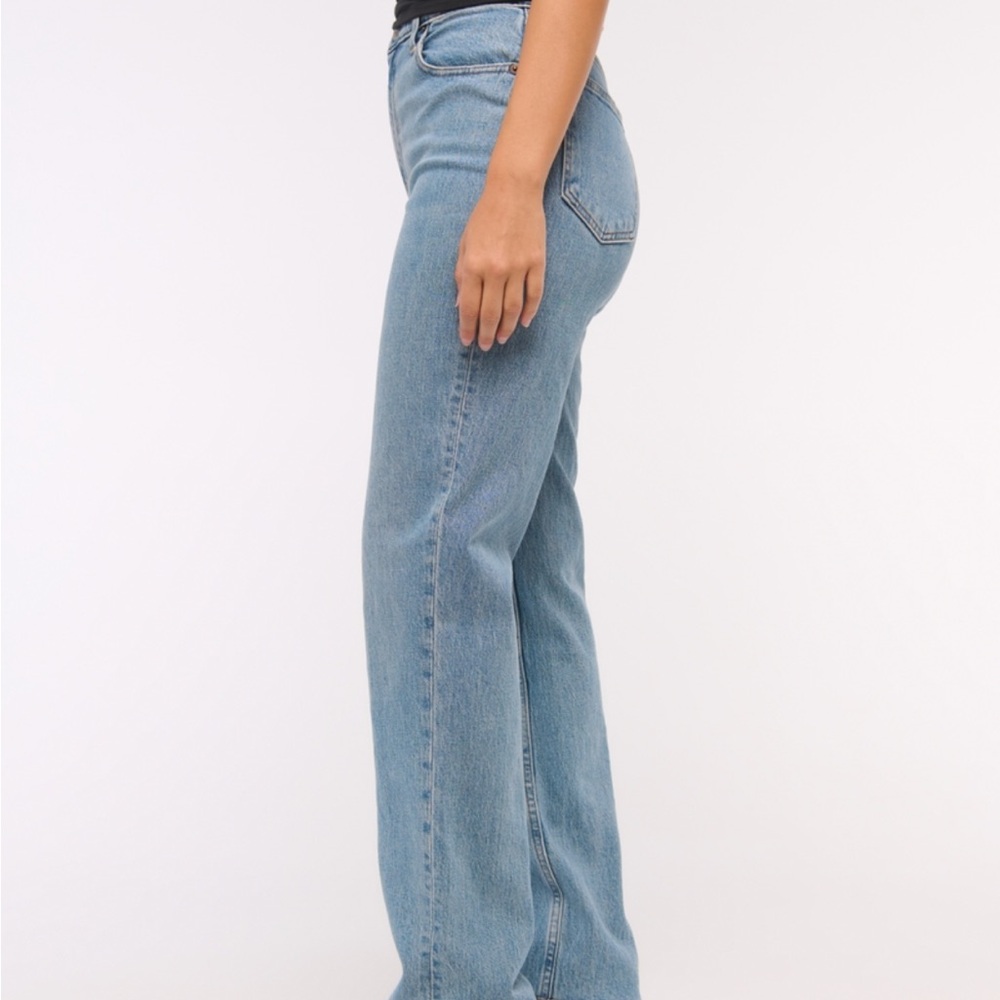 Abercrombie & Fitch Medium Blue Curve Love High Rise 90s Straight Leg Jeans - Picture 2 of 9